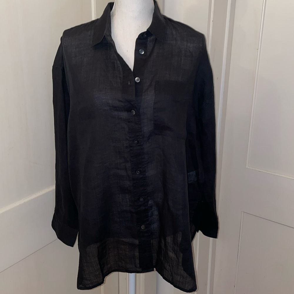 ⭐️New⭐️Black Button Down blouse